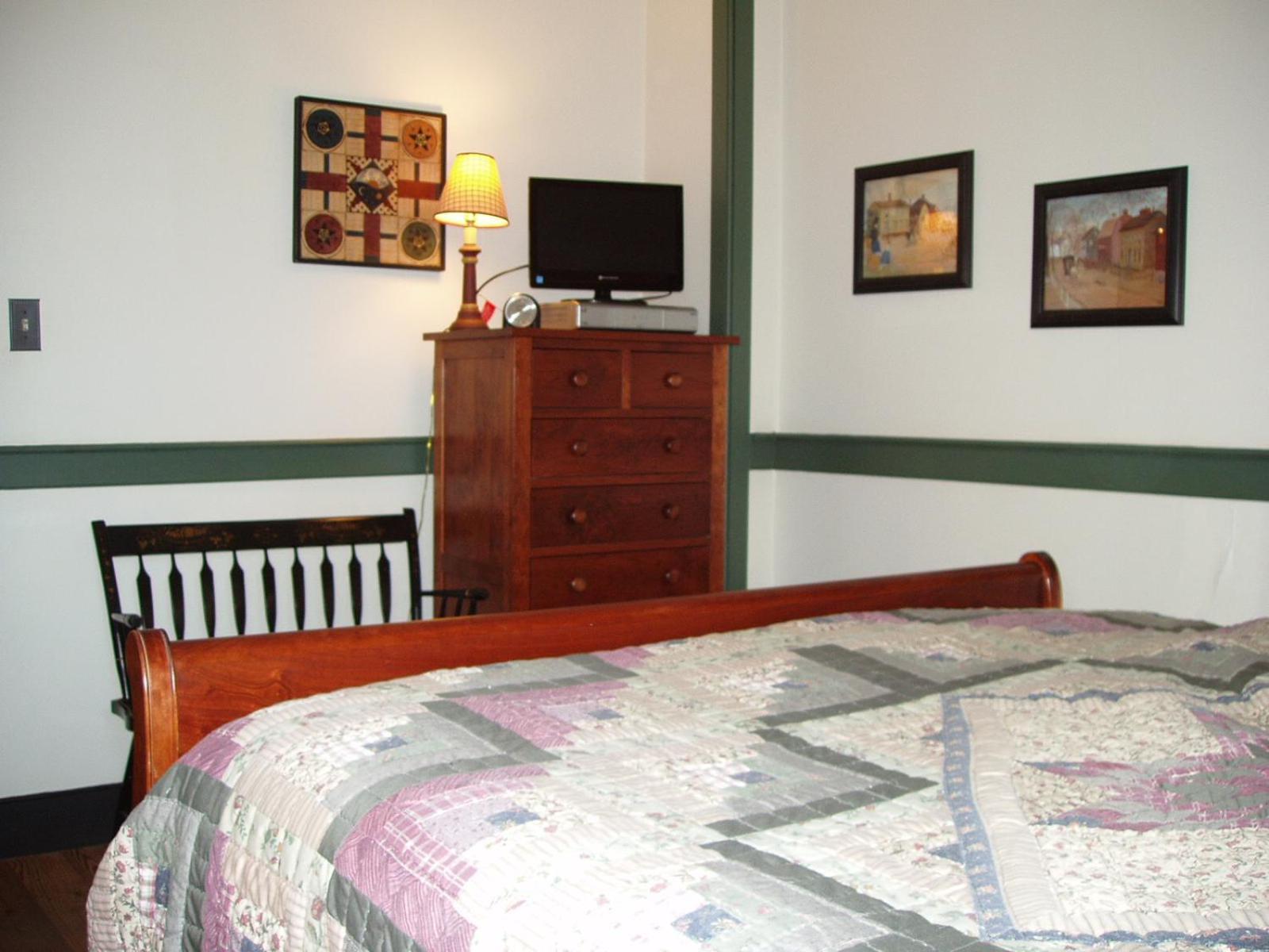 Brownstone Colonial Inn 레인홀즈 외부 사진