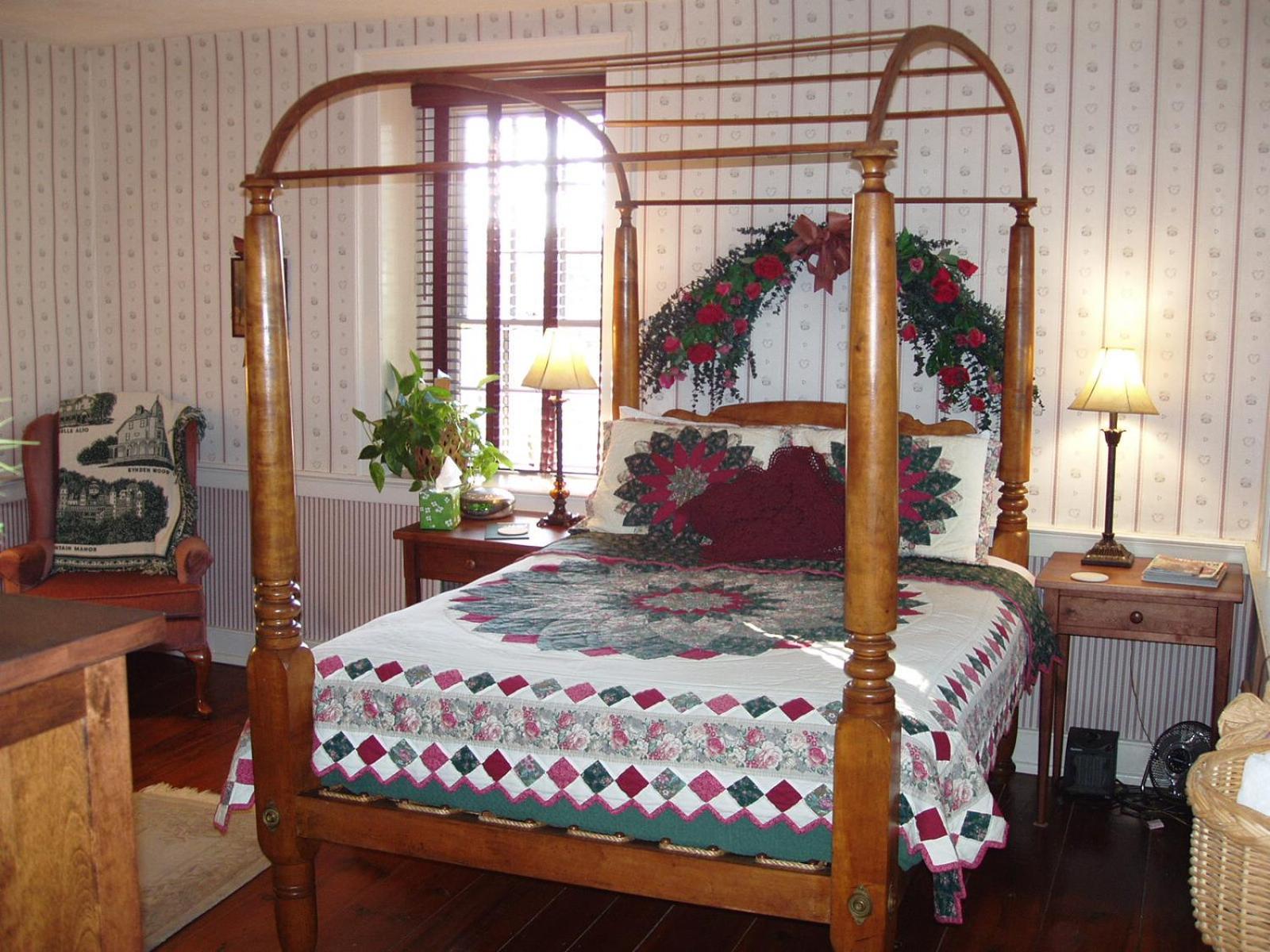 Brownstone Colonial Inn 레인홀즈 외부 사진