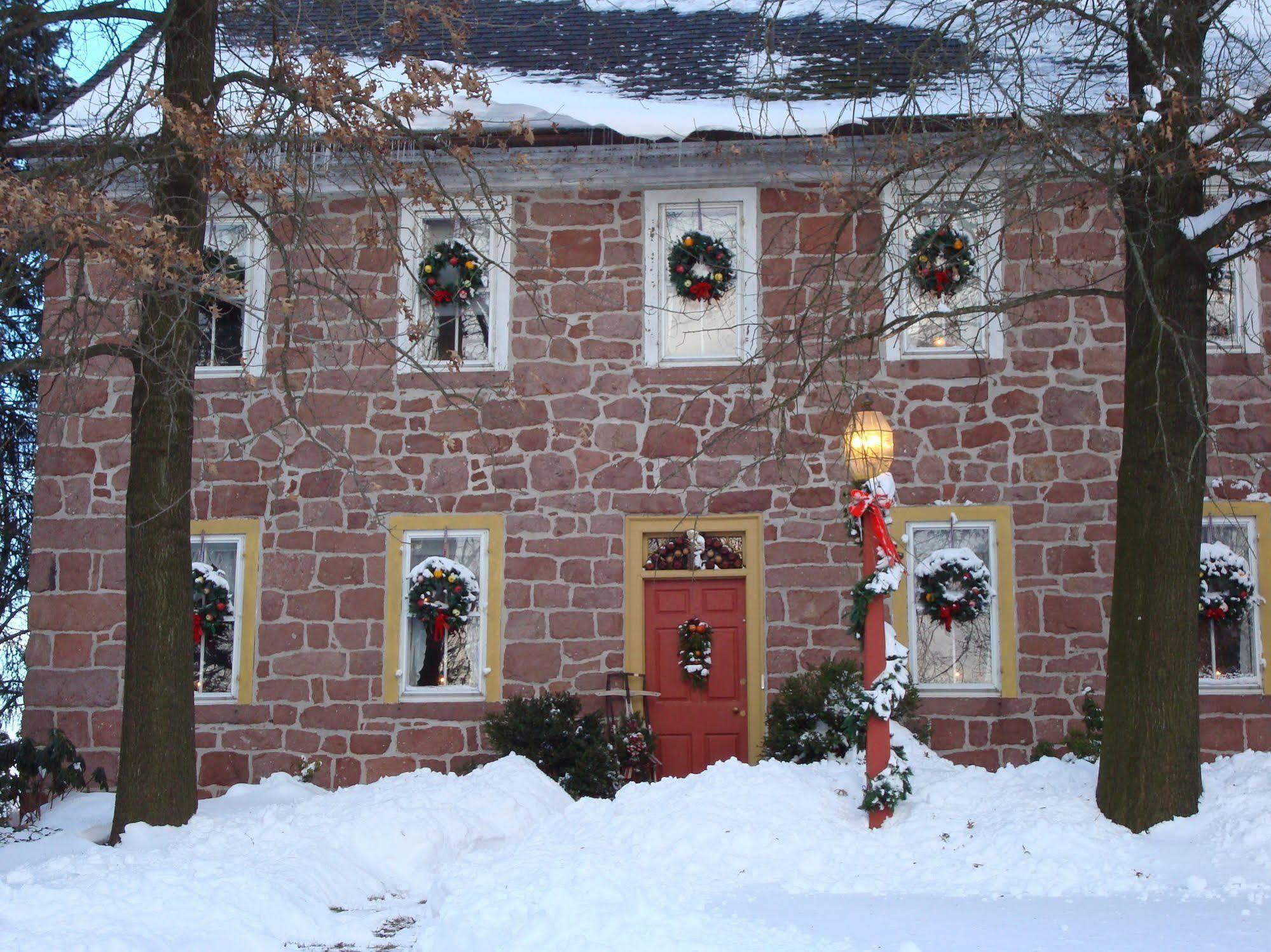 Brownstone Colonial Inn 레인홀즈 외부 사진
